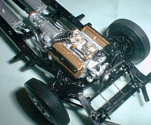 sm300cengine2.jpg (17296 bytes)